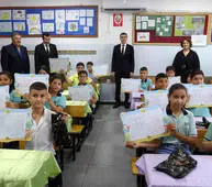 Kilis’te karneler dağıtıldı: Vali Vekili Dağlı’dan öğrencilere kritik uyarı