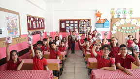 Yaz tatili heyecanı dört şehirde birden başladı: Milyonlarca hayale ilk adım atıldı