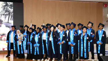 Dünyanın dört bir yanından geldiler, Türkçe sevdasında buluştular: BEUN’da unutulmaz mezuniyet
