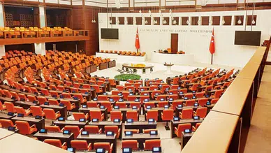 Meclis'te kartlar yeniden dağıtıldı: Transferler ve istifalar dengeleri değiştirdi