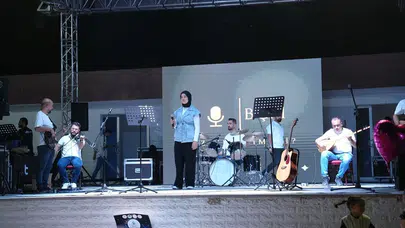 Ders zili bu kez notalar için çaldı: Eğitimciler sahnede devleşti