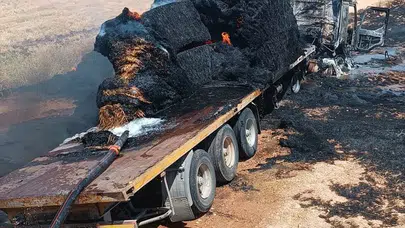 Mardin'de hasat sezonunda çifte şok: Tarım araçları alevlere teslim oldu