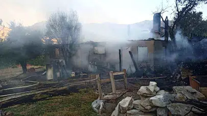 Denizli'de korkutan gece: Bir anda yükselen alevler evi küle çevirdi